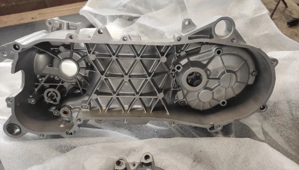 Gereinigde carterhelft voor een motorblok